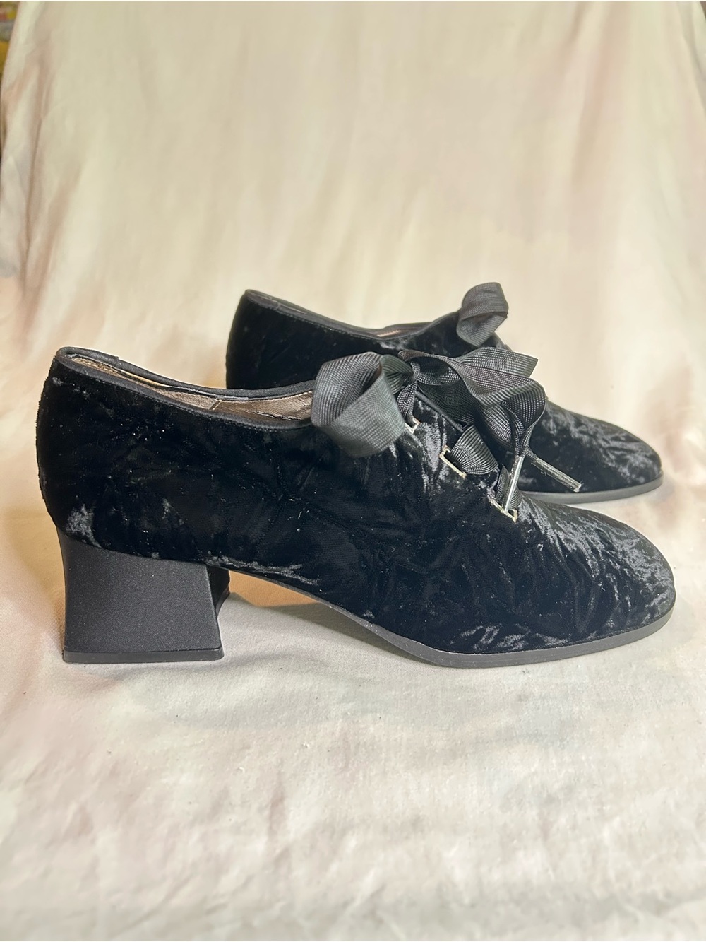 Kenneth Cole New York Black Velvet Ribbon-Tie Block Heel Pumps